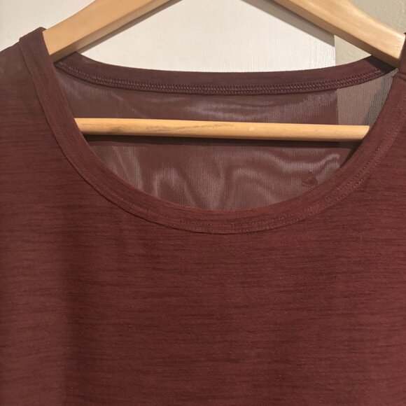 Old Navy Active Breathe on Loose Mesh Go Dry workout cropped top SZ: Large - Picture 3 of 10